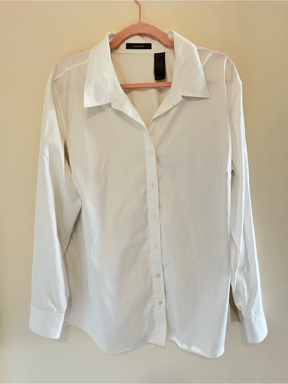 Classic White Button-Down Shirt - Picture 5 of 7